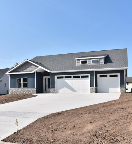 3208 Eclipse Dr, Bellevue, WI 54311