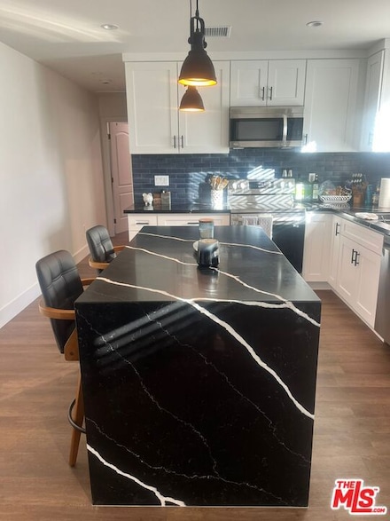 8302 Capps Ave, Los Angeles, CA 91324