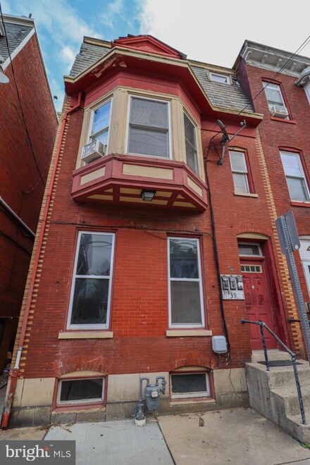 39 S Hartley St, York, PA 17401