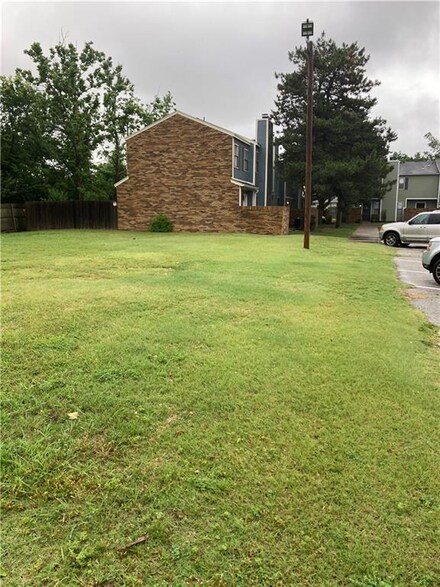 5407 Windtree Dr, Warr Acres, OK 73122