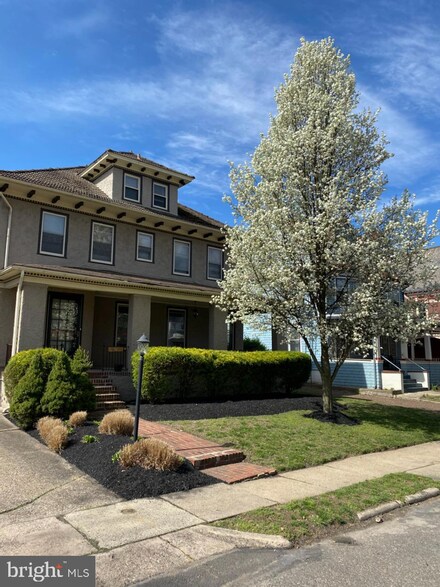 941 Berkeley Ave, Trenton, NJ 08618