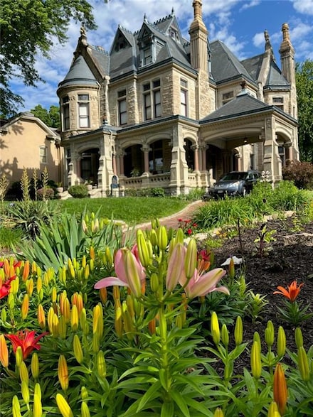 809 Hall St, Saint Joseph, MO 64501
