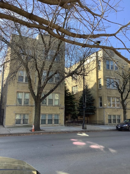 4827 W Addison St Unit 3A, Chicago, IL 60641