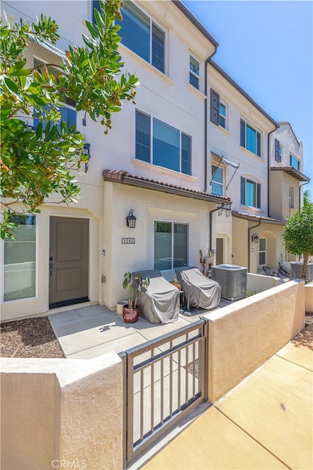 1245 Oliva Ct, Duarte, CA 91010