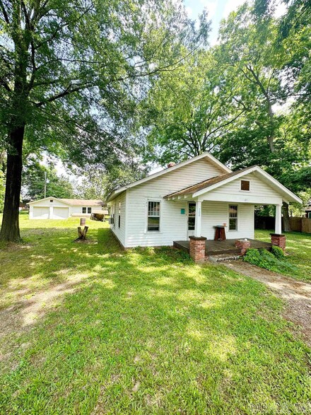 104 W Quitman St, Heber Springs, AR 72543