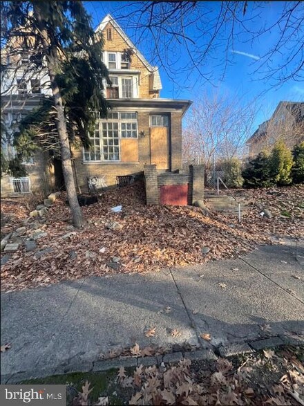1323 W Roosevelt Blvd, Philadelphia, PA 19140