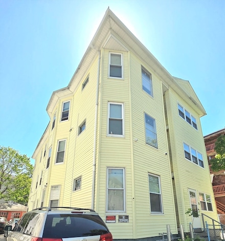 9 Pelham St, Worcester, MA 01609
