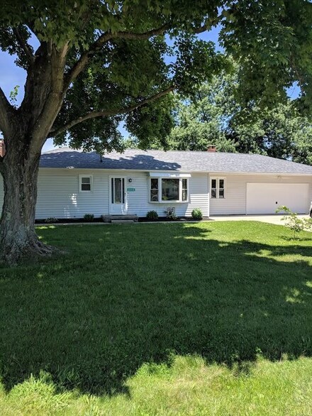 2990 Horns Mill Rd, Sugar Grove, OH 43155