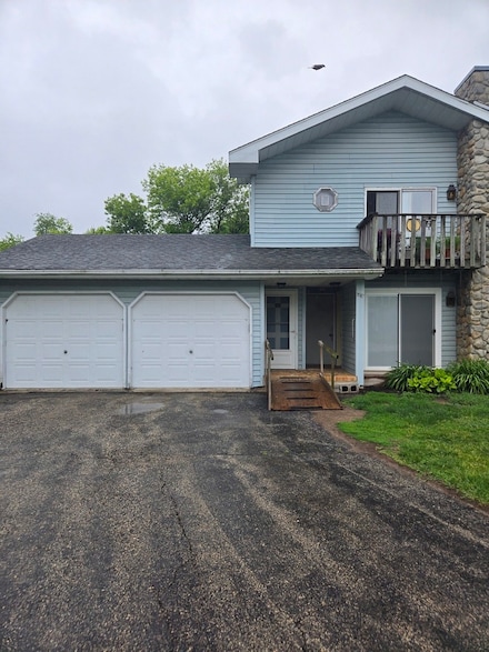 1567 W Stonehenge Dr, Sycamore, IL 60178