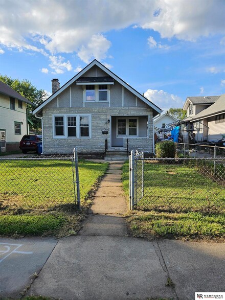 2415 Crown Point Ave, Omaha, NE 68111