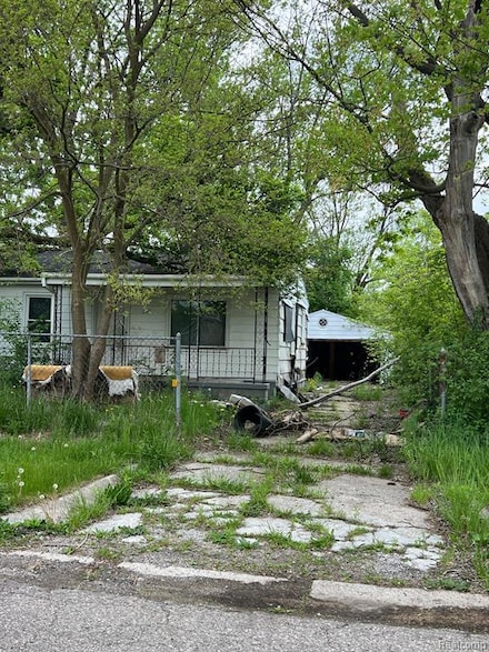 2909 Wisner St, Flint, MI 48504