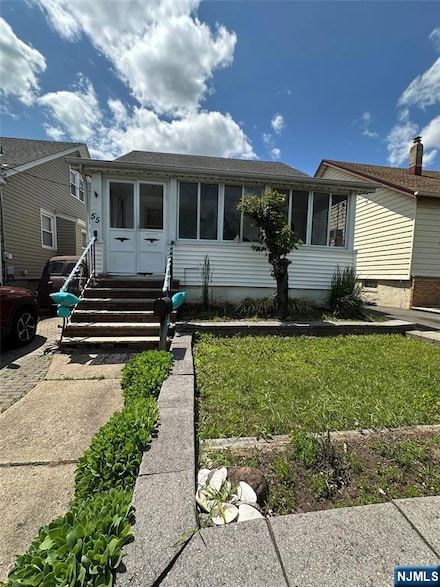 55 Center St, Belleville, NJ 07109