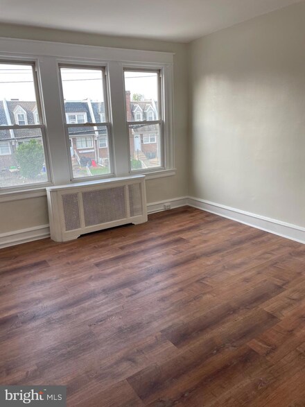 1330 E Luzerne St, Philadelphia, PA 19124