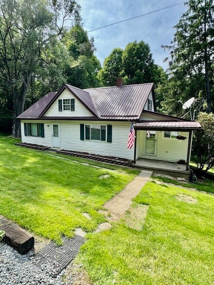 5715 Prosperity Pike, West Finley, PA 15377