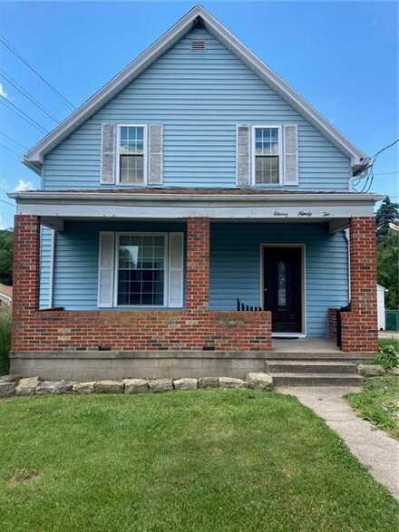 1192 Hancock Ave, Vandergrift, PA 15690