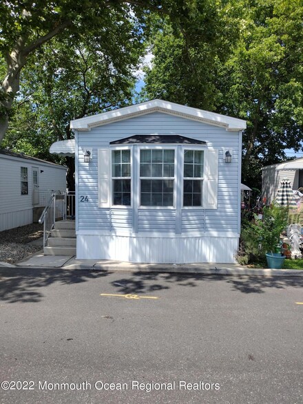 24 Monique Cir, Hazlet, NJ 07730