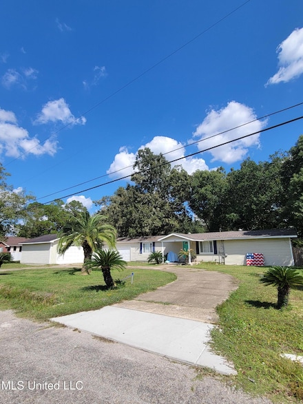 4806 Larimore St, Moss Point, MS 39563