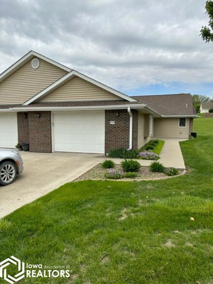 1202 E 22nd St Unit 2, Atlantic, IA 50022