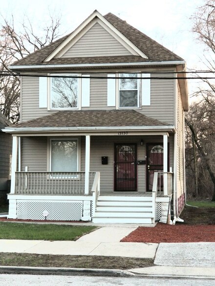 13730 S Leyden Ave, Chicago, IL 60827