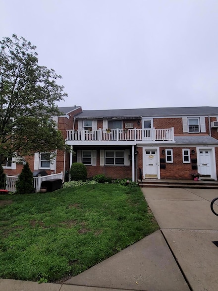 73-26 260th St Unit B, Glen Oaks, NY 11004