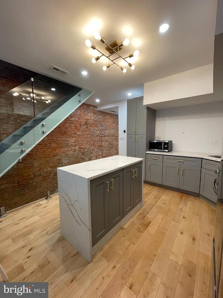 1205 S 4th St Unit 2, Philadelphia, PA 19147