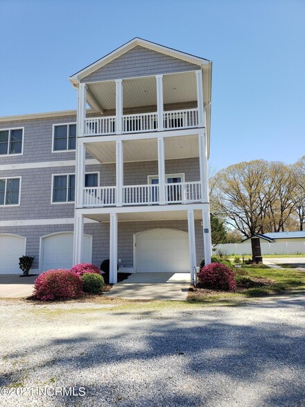 1129 Bennett Rd Unit 1a, Arapahoe, NC 28510