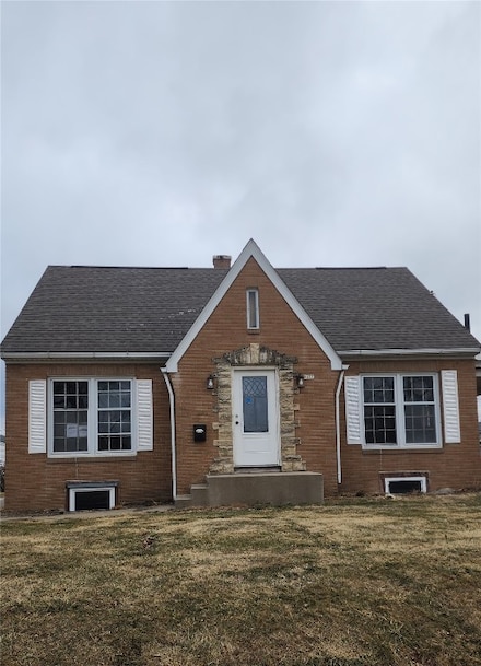 2457 2nd St SW, Cedar Rapids, IA 52404