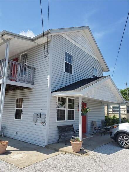 1011 Campus Dr, Belpre, OH 45714