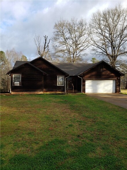 100 Cleveland Rd, Valley, AL 36854