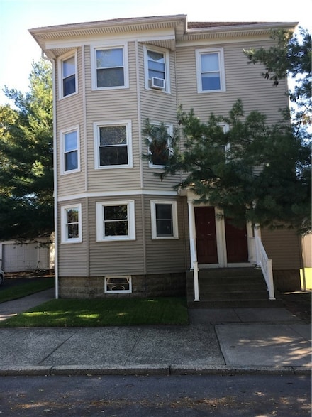 158 Slater Park Ave Unit 1, Pawtucket, RI 02861