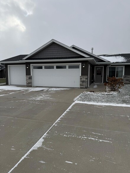 1205 N 10th St, Lake City, MN 55041
