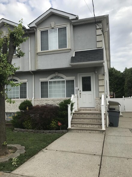 35 Crabtree Ave, Staten Island, NY 10309