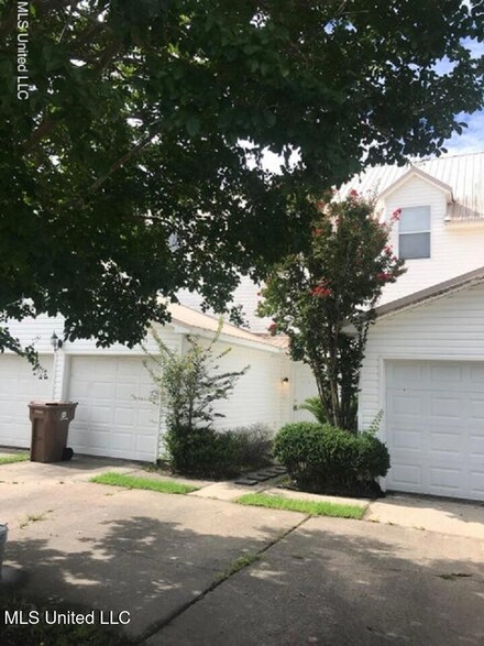 1805 Irish Hill Dr Unit 4, Biloxi, MS 39531