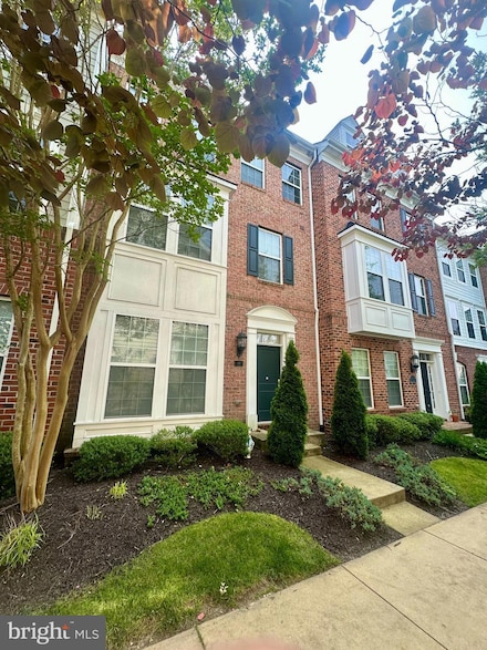 19 Steeplechase Dr, La Plata, MD 20646