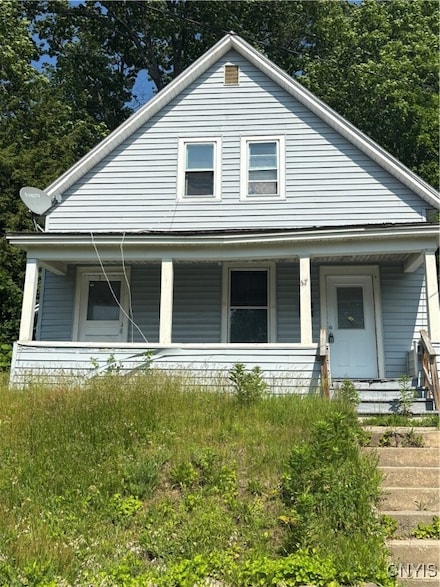 67 Montgomery St, Gloversville, NY 12078
