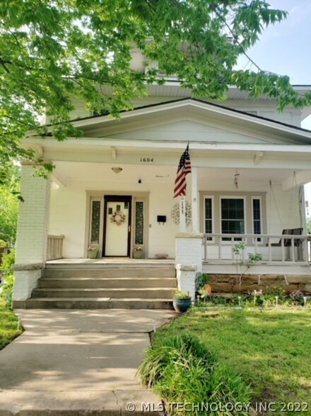 1604 Hayes St, Muskogee, OK 74403