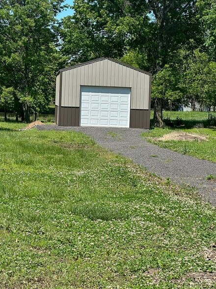 0 Runway Ln, Columbus, KS 66725