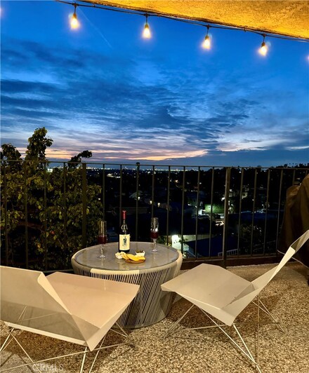 1923 Molino Ave Unit 204, Signal Hill, CA 90755