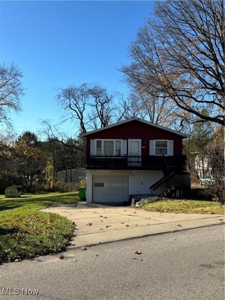 170 3rd St SE, Barberton, OH 44203