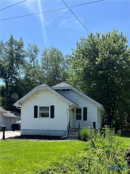 5215 Rowland Rd, Toledo, OH 43613