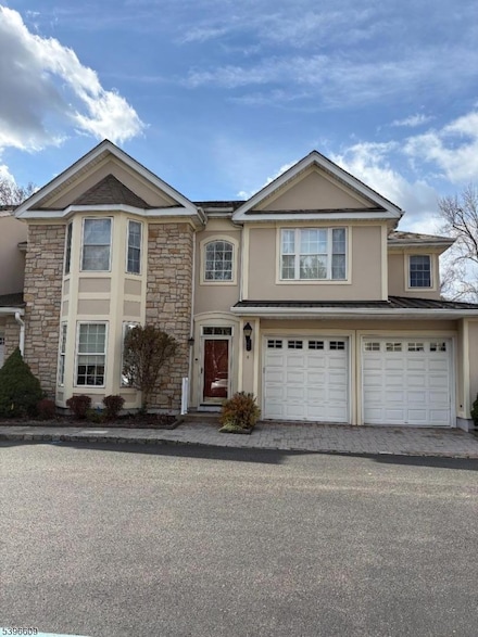 4 Ayers Ct, Metuchen, NJ 08840