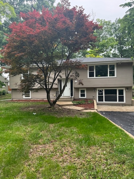 105 Channahon St, Shorewood, IL 60404