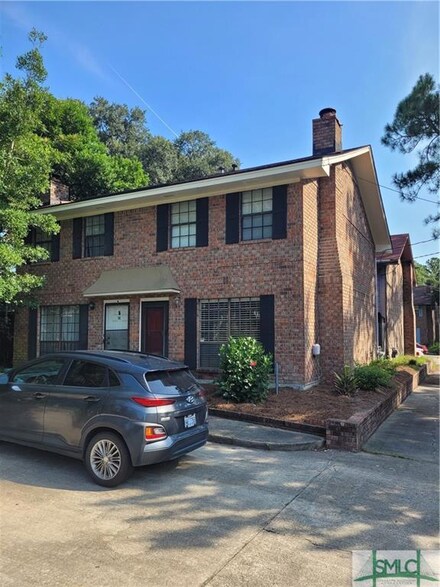 2220 E Victory Dr Unit 13, Savannah, GA 31404