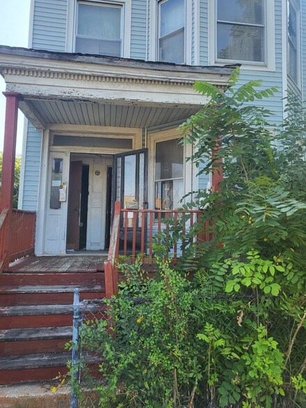 6915 S Racine Ave, Chicago, IL 60636