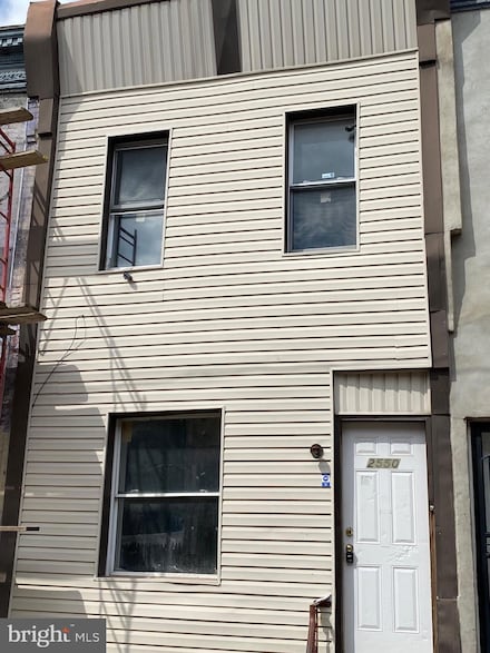 2550 N Gratz St, Philadelphia, PA 19132