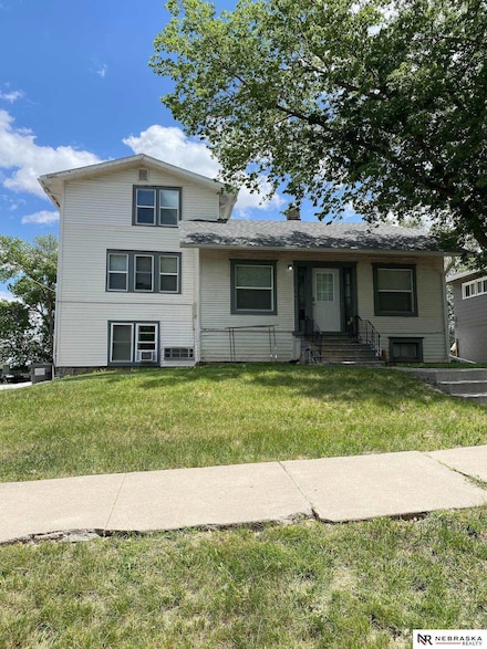 3502 S 51st St, Lincoln, NE 68506