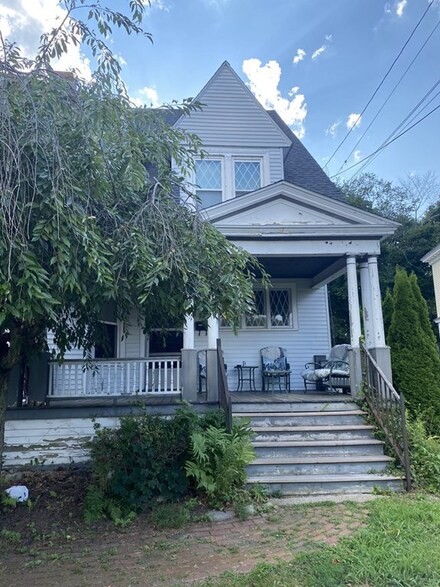 22 Gage St, Methuen, MA 01844