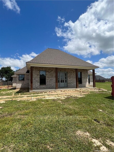 621 Walnut St, Iowa, LA 70647