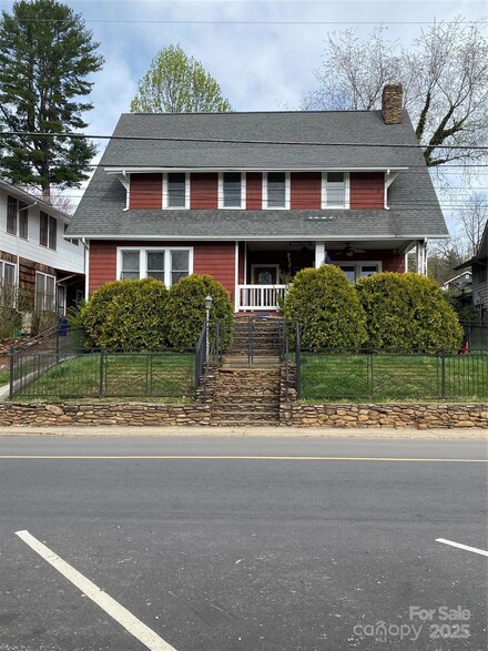 345 N Lakeshore Dr, Lake Junaluska, NC 28745