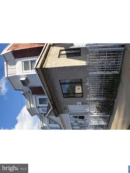 2744 Arthur Ave, Camden, NJ 08105